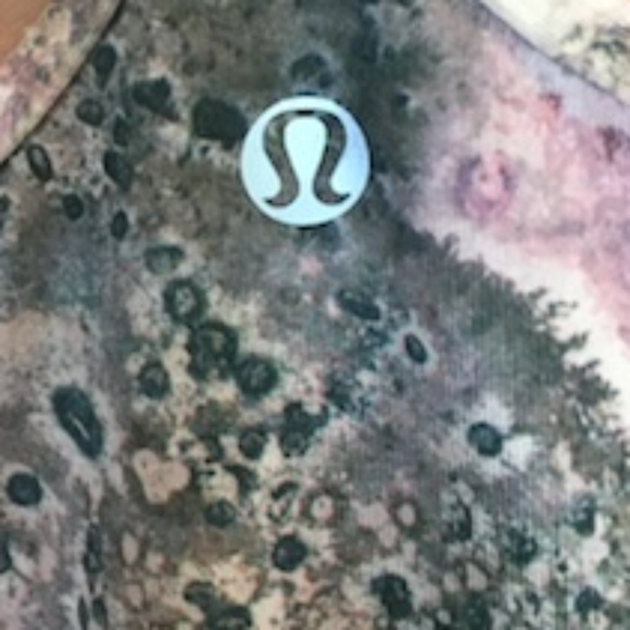 Lulu Lemon workout top - Picture 3 of 4